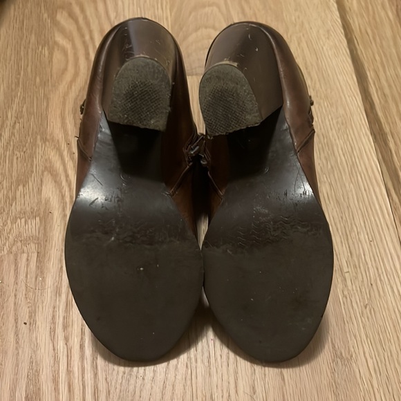 Brown leather booties - Picture 6 of 6